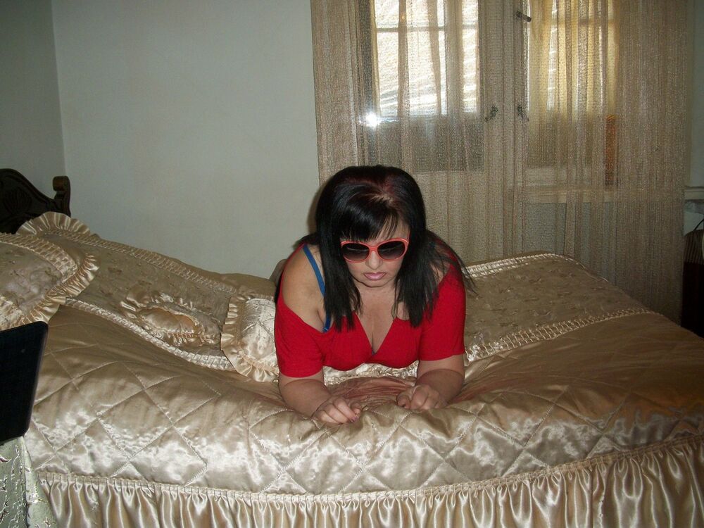 Сексуальная армянка из Москвы - альбом с домашними фото