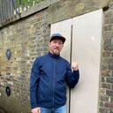  ,   Viktor, 42 ,     , c 