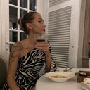  -,   Elvira, 35 ,   ,   , c , 