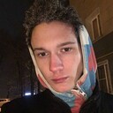  ,   Maxim, 22 ,   