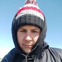  ,   Viktor, 34 ,     