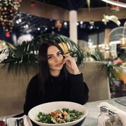  ,  Julia, 22