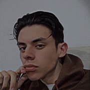  ,  Nicolas, 23