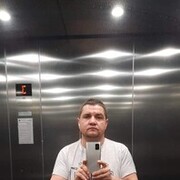  ,  Valentin, 46