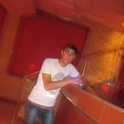  ,  Zaven, 32