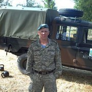  ,   Alex, 33 ,  