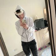  ,  Niki, 21