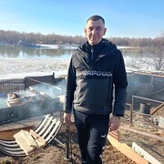   ,  Oleg, 32