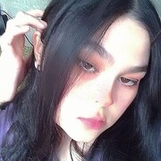  ,  Mia, 23