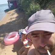  ,  Kot, 40
