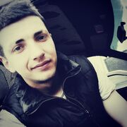  ,  Djoni, 26