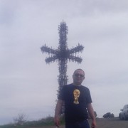  ,  Narek, 43