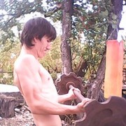 ����� ����