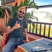  ,   Ali, 32 ,   ,   