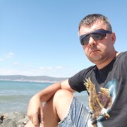  ,  Dennis, 40