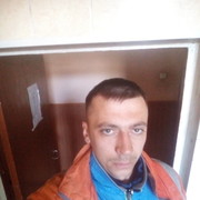  ,   Oleg, 32 ,   