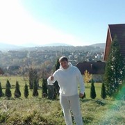  ,  Leon, 40