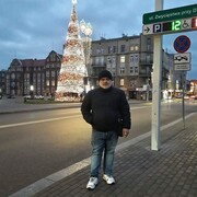  ,  Davit, 46