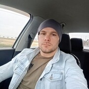  ,   Viktor, 37 ,   ,   
