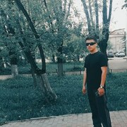  ,   Valentino, 22 ,   ,   , c 
