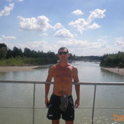  ,  Alex, 40