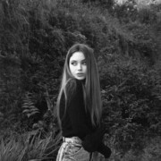  ,  Alina, 23