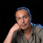  ,  Komil, 52