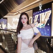  ,   Dora Lucky, 21 ,   ,   
