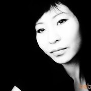  ,   Artistka, 38 ,   