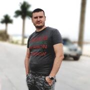  ,  Denis, 32