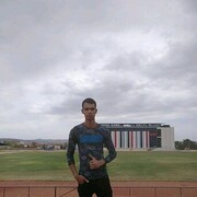  ,  Momet, 25