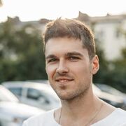  ,  Valera, 32