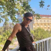  ,  Nikoloz, 30