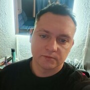  ,  Oleg, 32