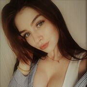  ,   Amicia, 22 ,   