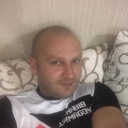  ,   Vadim, 40 ,   