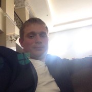  ,   Artur, 37 ,  