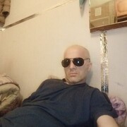  ,   Farhod, 47 ,  