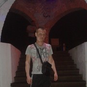  ,   Den, 34 ,  