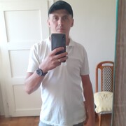 ,  Andrii, 32