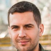  ,  Armen, 32