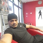 ,  Beddboi, 44