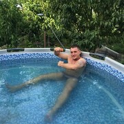  ,   Viktor, 35 ,   ,   