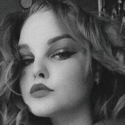  ,  Valeria, 23