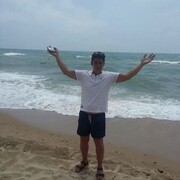  ,   Rafael, 40 ,     