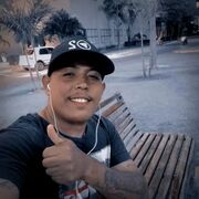  --,  Gerardo, 27