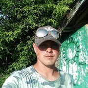  ,  Denis, 32