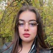  ,   Julia, 23 ,   c 