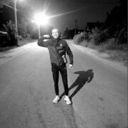  ,  Ilay, 25