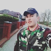  Grojec,  Vadim, 27